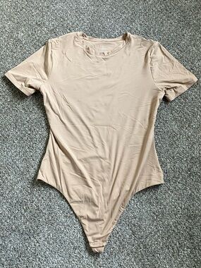 Quince Tan Short Sleeved BodySuit Size Large